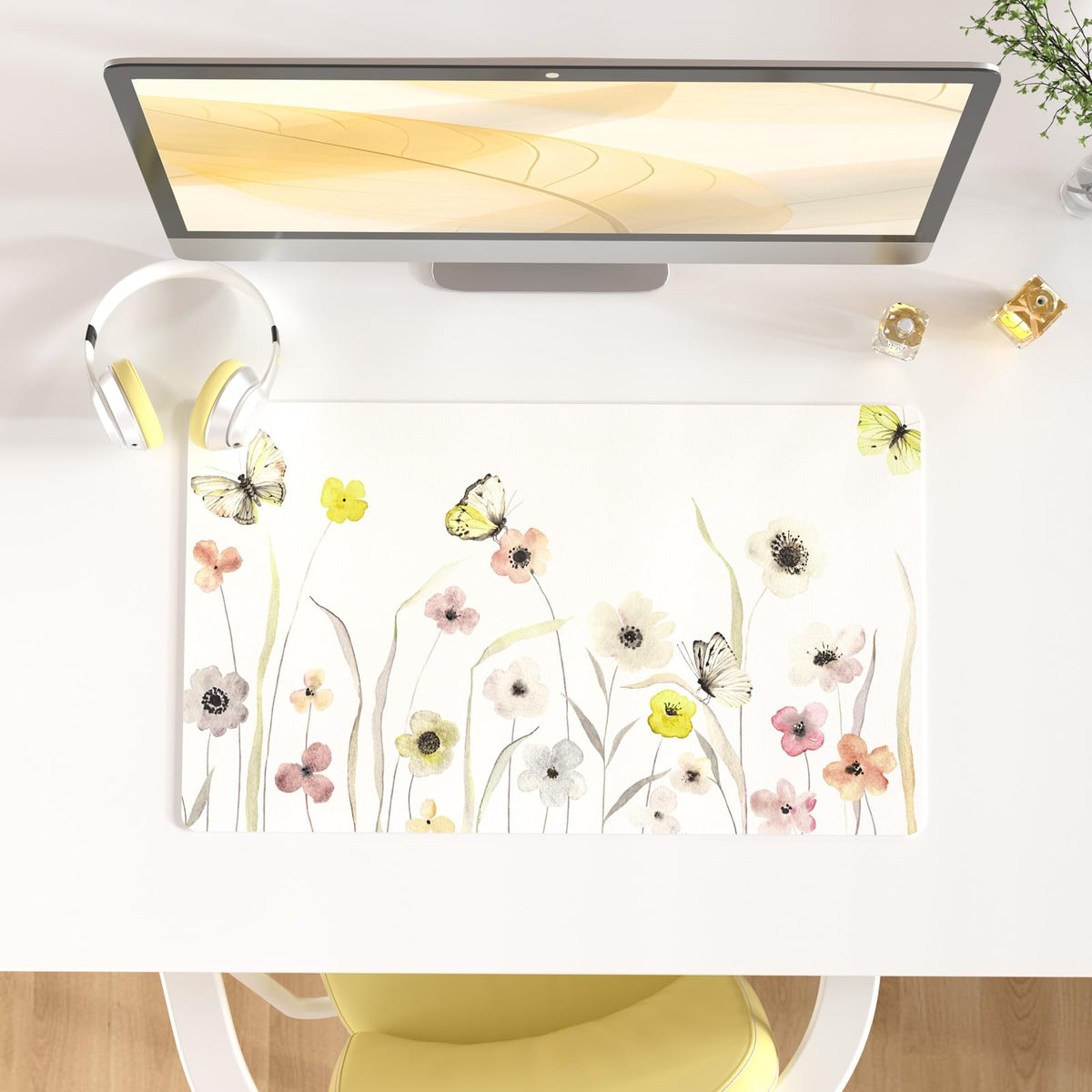 Faux Leather Large Mouse Pad, Office Desk Mat, 31.5"x15.7", Pink Floral | Desk Décor Accessories, Extended Size, Waterproof & Easy to Clean, Smooth Surface, Non Slip Desk Organization